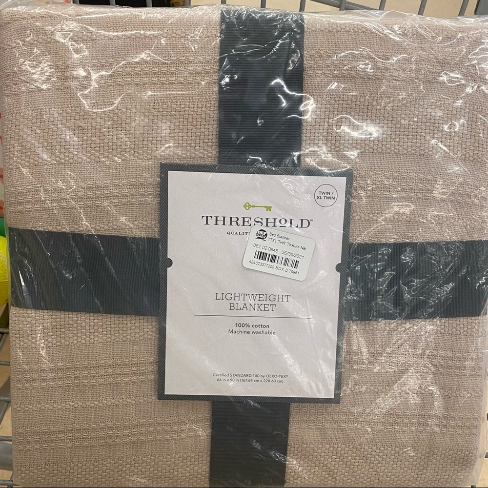 Threshold Twin/Twin XL Lightweight Blanket